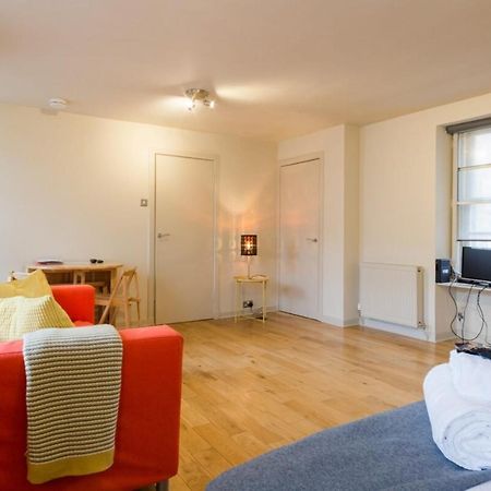 Modern Studio Apartment On Royal Mile Great For Castle Edinburgh Kültér fotó